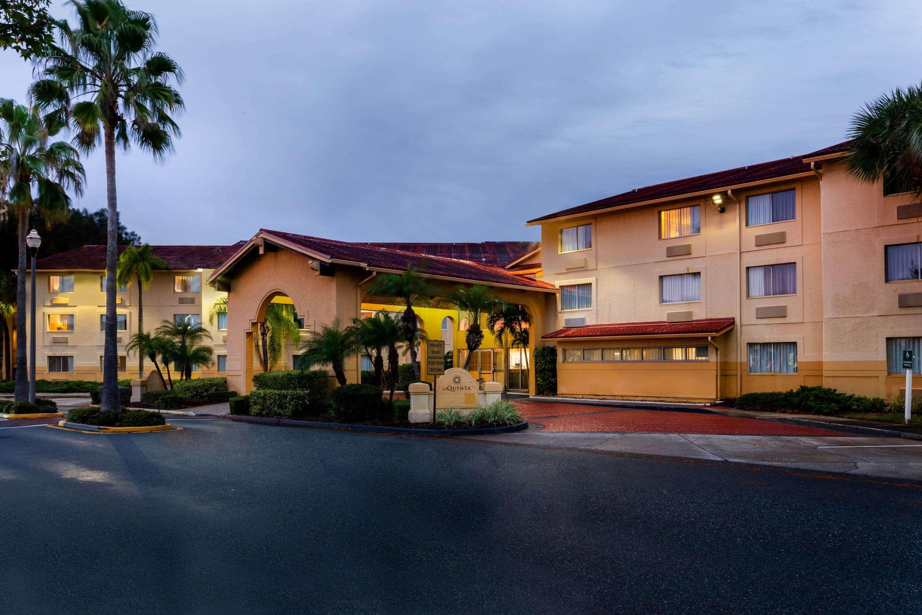 La Quinta By Wyndham St. Pete-Clearwater Airport Hotel Exterior photo