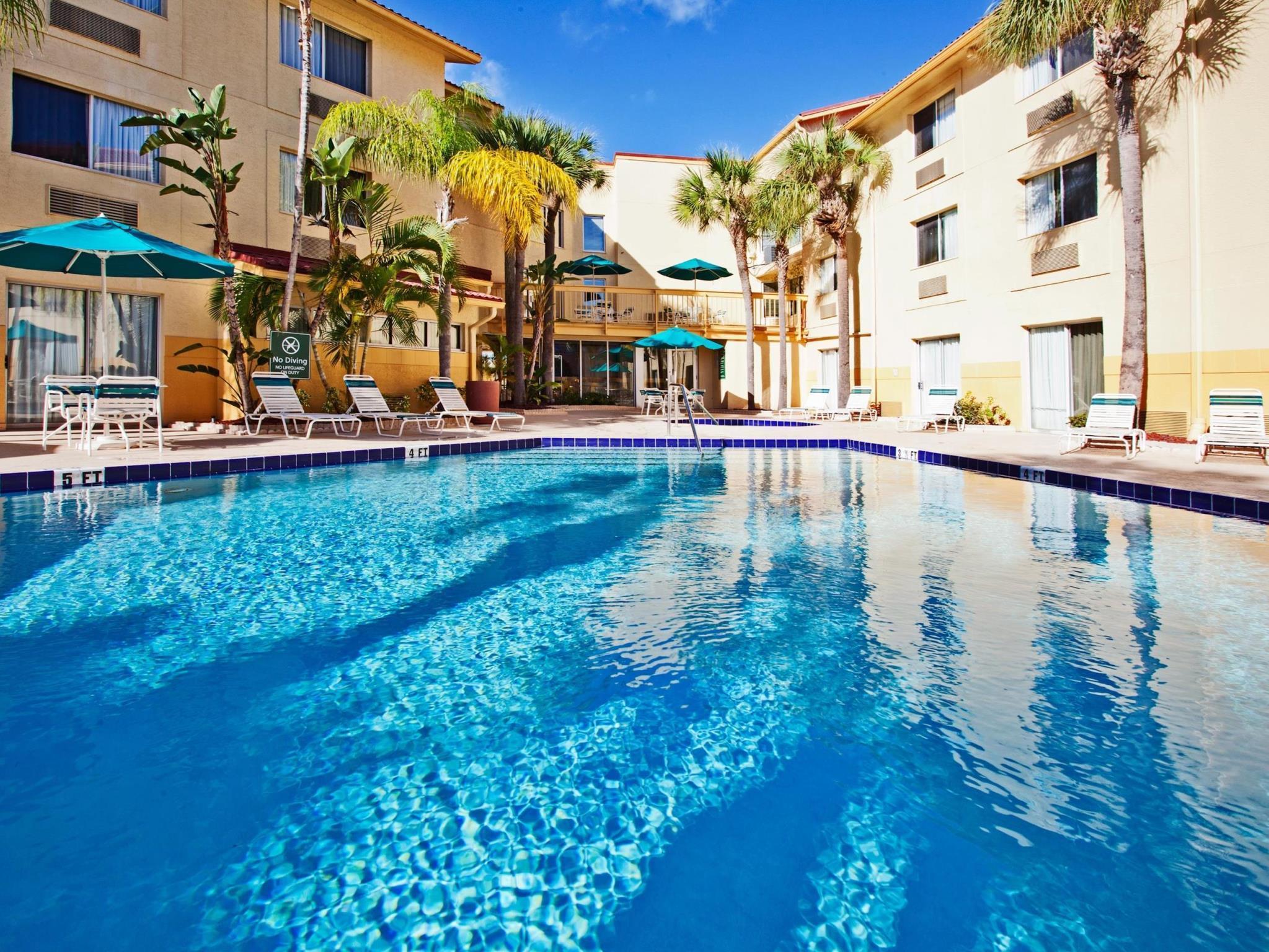 La Quinta By Wyndham St. Pete-Clearwater Airport Hotel Exterior photo