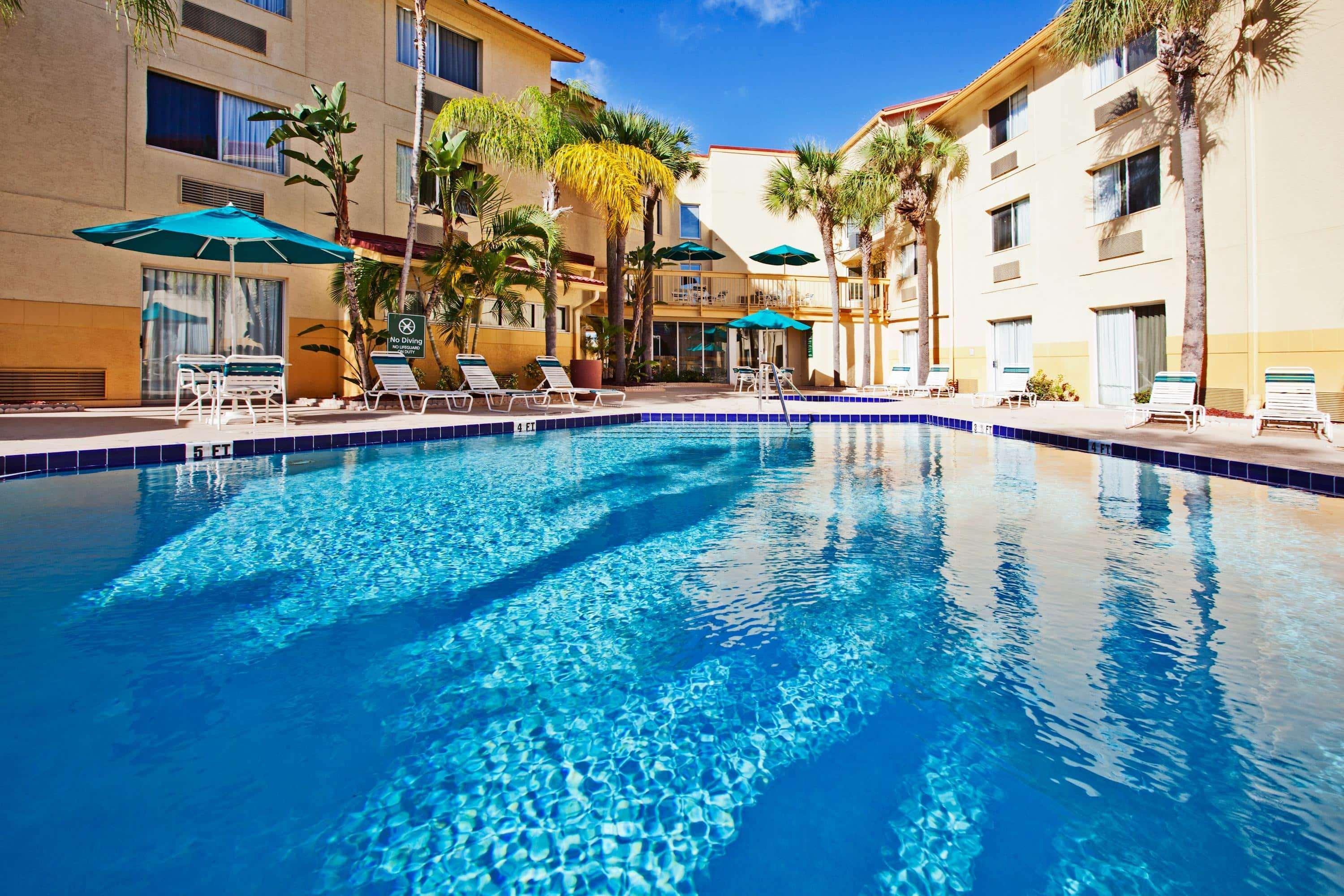 La Quinta By Wyndham St. Pete-Clearwater Airport Hotel Exterior photo