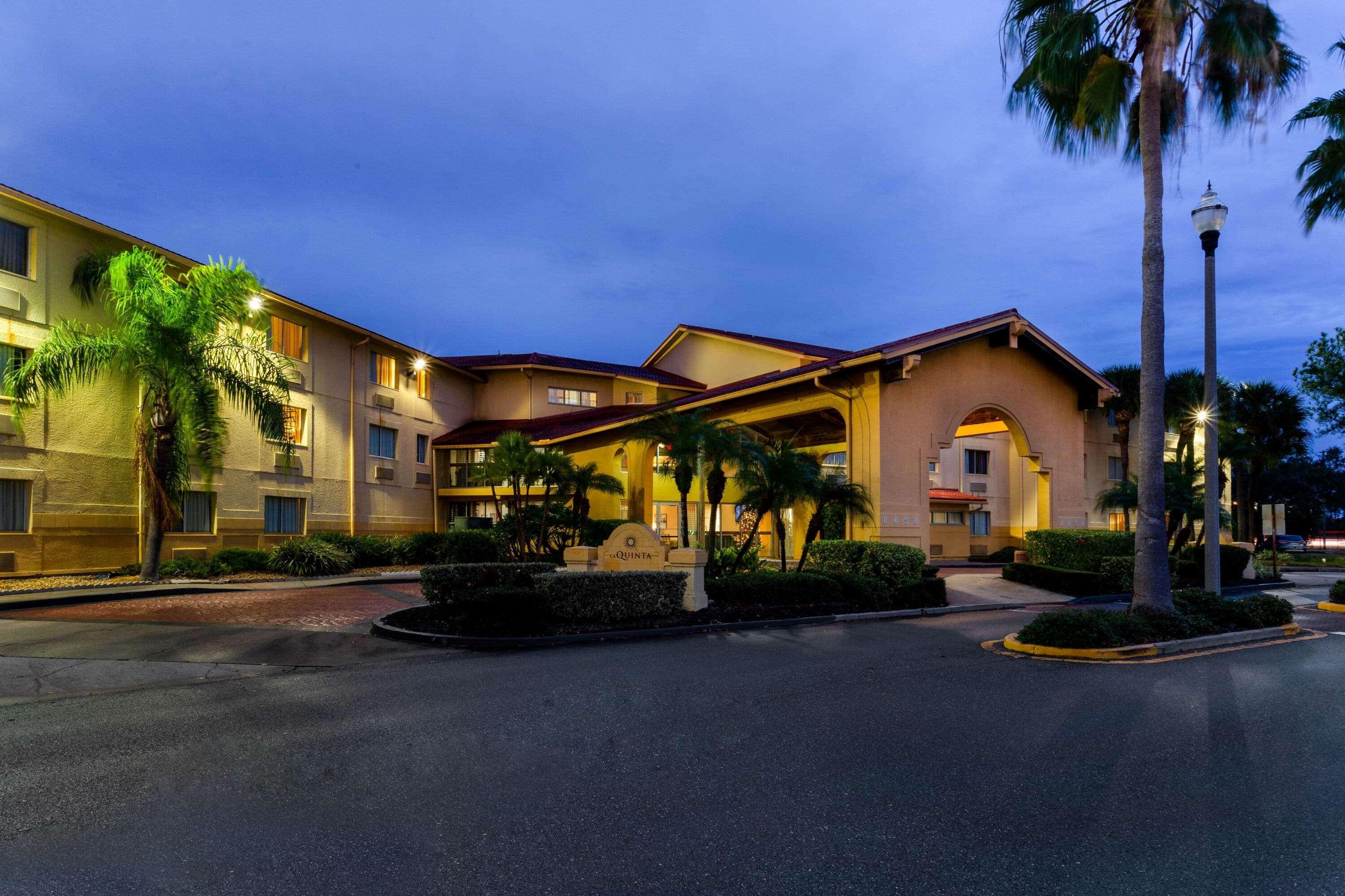 La Quinta By Wyndham St. Pete-Clearwater Airport Hotel Exterior photo